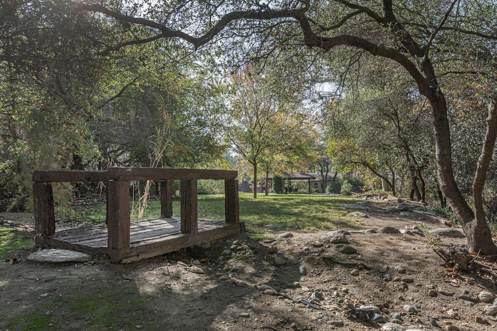 Sequoia Riverfront Guest House Right On The Water Three Rivers Exterior photo