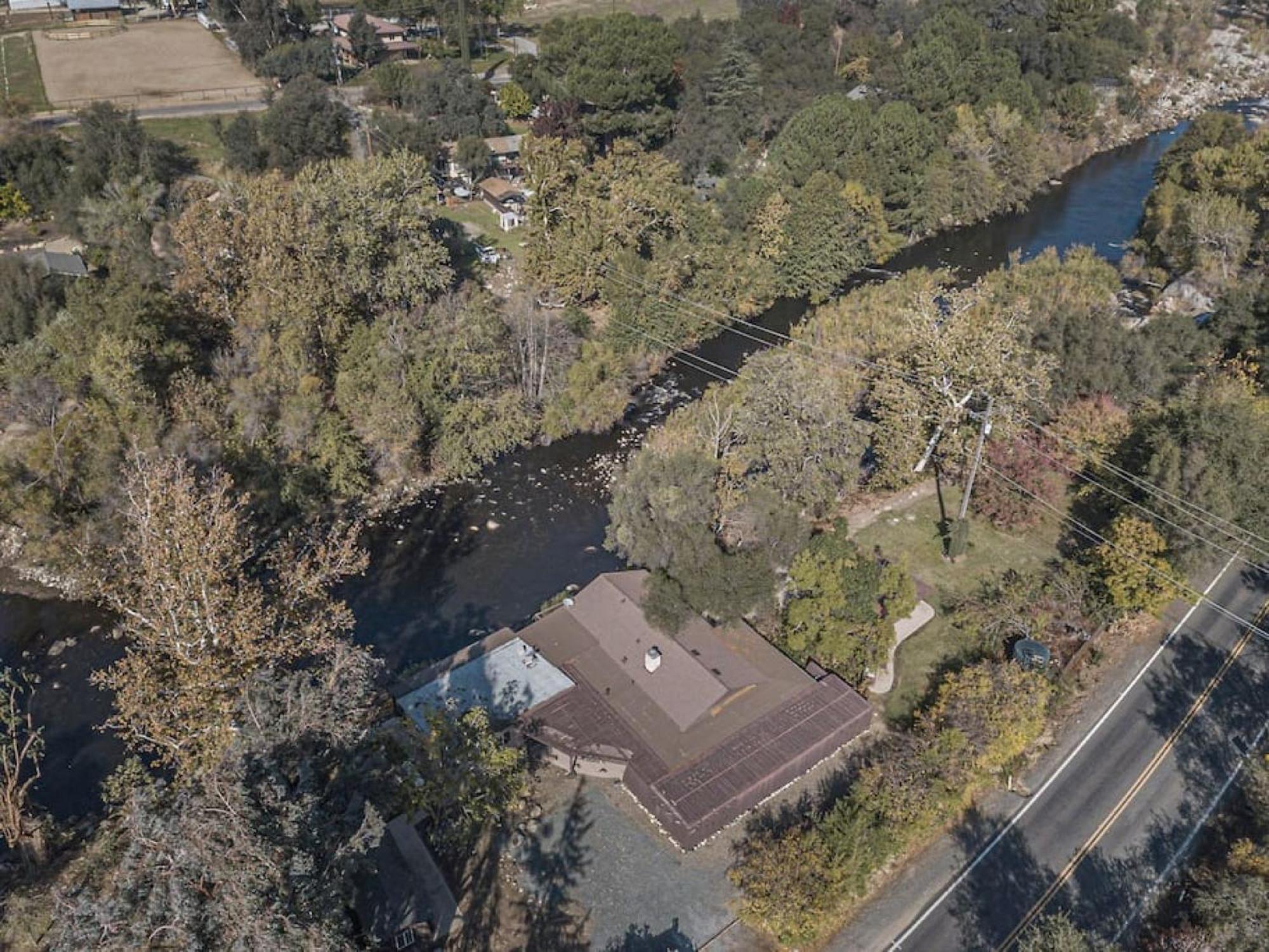 Sequoia Riverfront Guest House Right On The Water Three Rivers Exterior photo