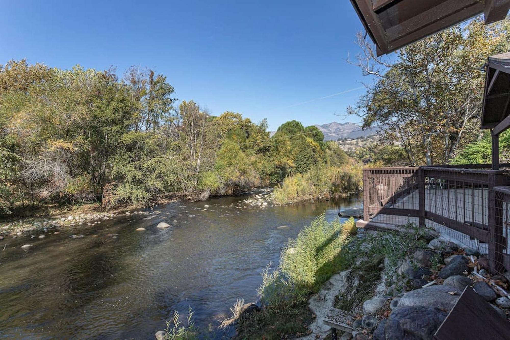 Sequoia Riverfront Guest House Right On The Water Three Rivers Exterior photo